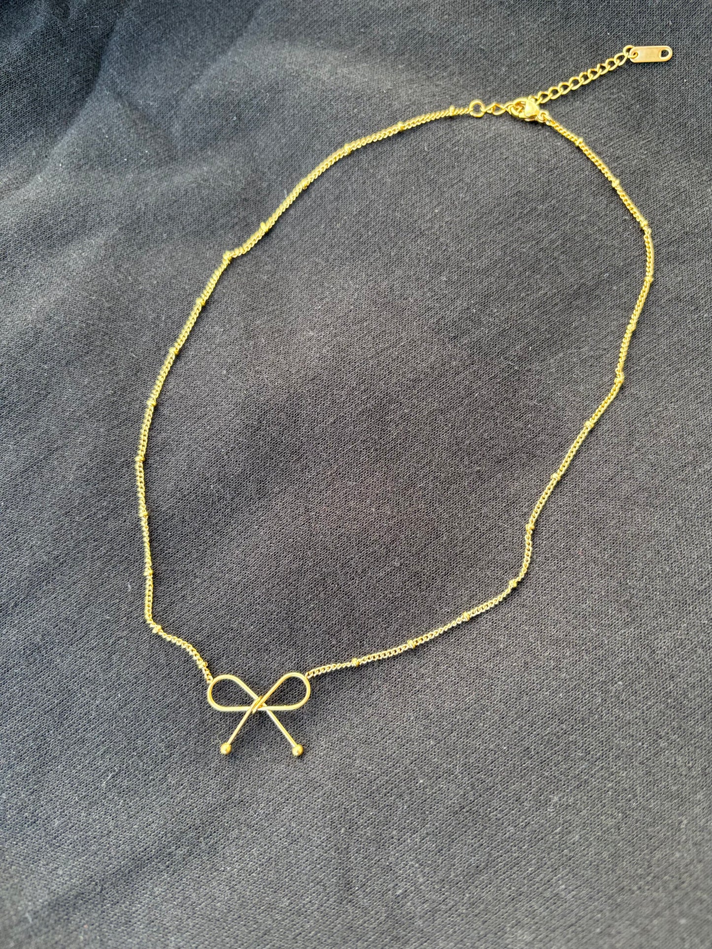 Bow Necklace